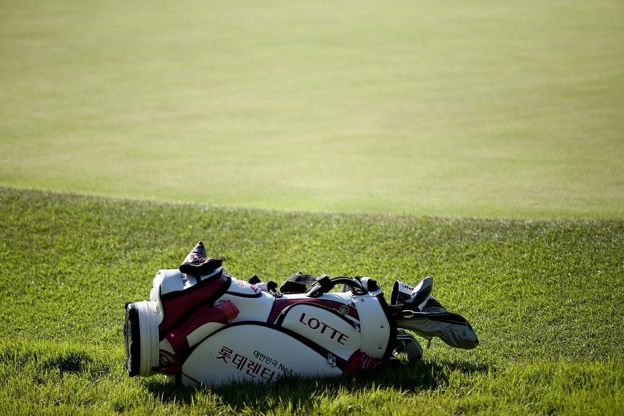 Golf bags at the field