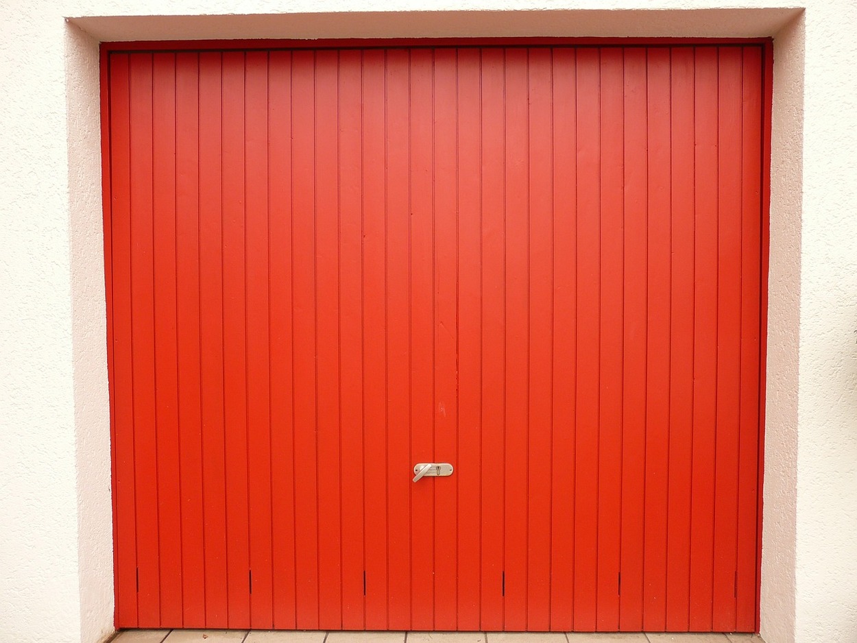 Garage gate painted in red.